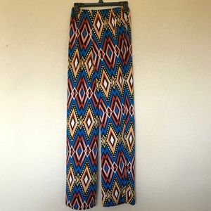 Patterned Moa stretchy pants.